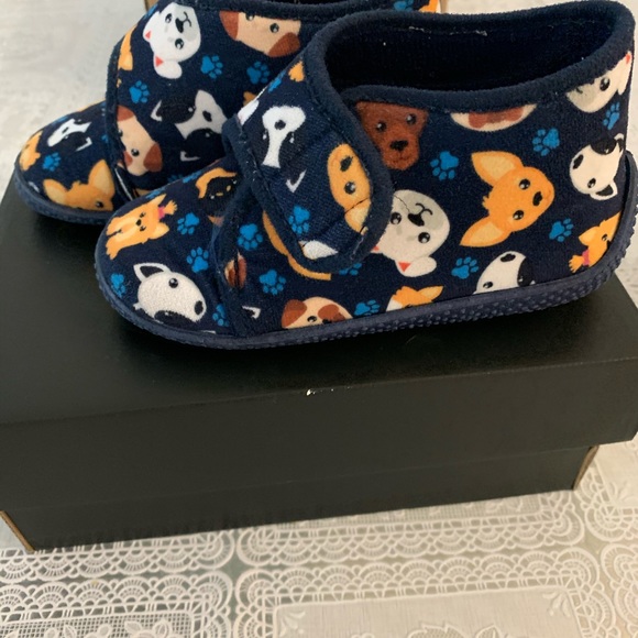 Home slippers for toddlers - Picture 2 of 3
